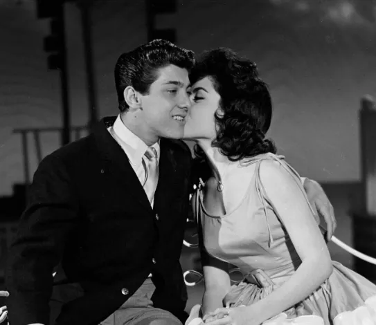 Paul Anka Height Revealing the Surprising Truth Behind It